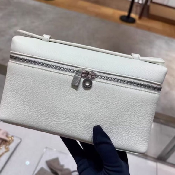 Loro Piana Cream Pebbled Leather Top-Handle Cosmetic Case - Picture 2 of 5